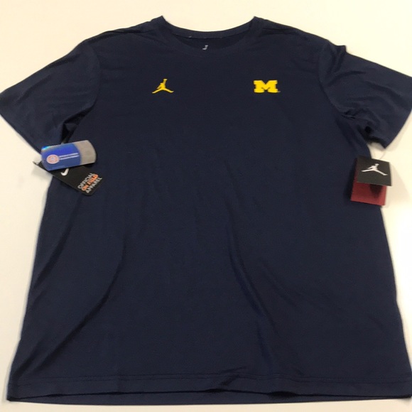 🆕 NIKE JUMPMAN - MICHIGAN Mens Blue Tee Shirt - Picture 2 of 5